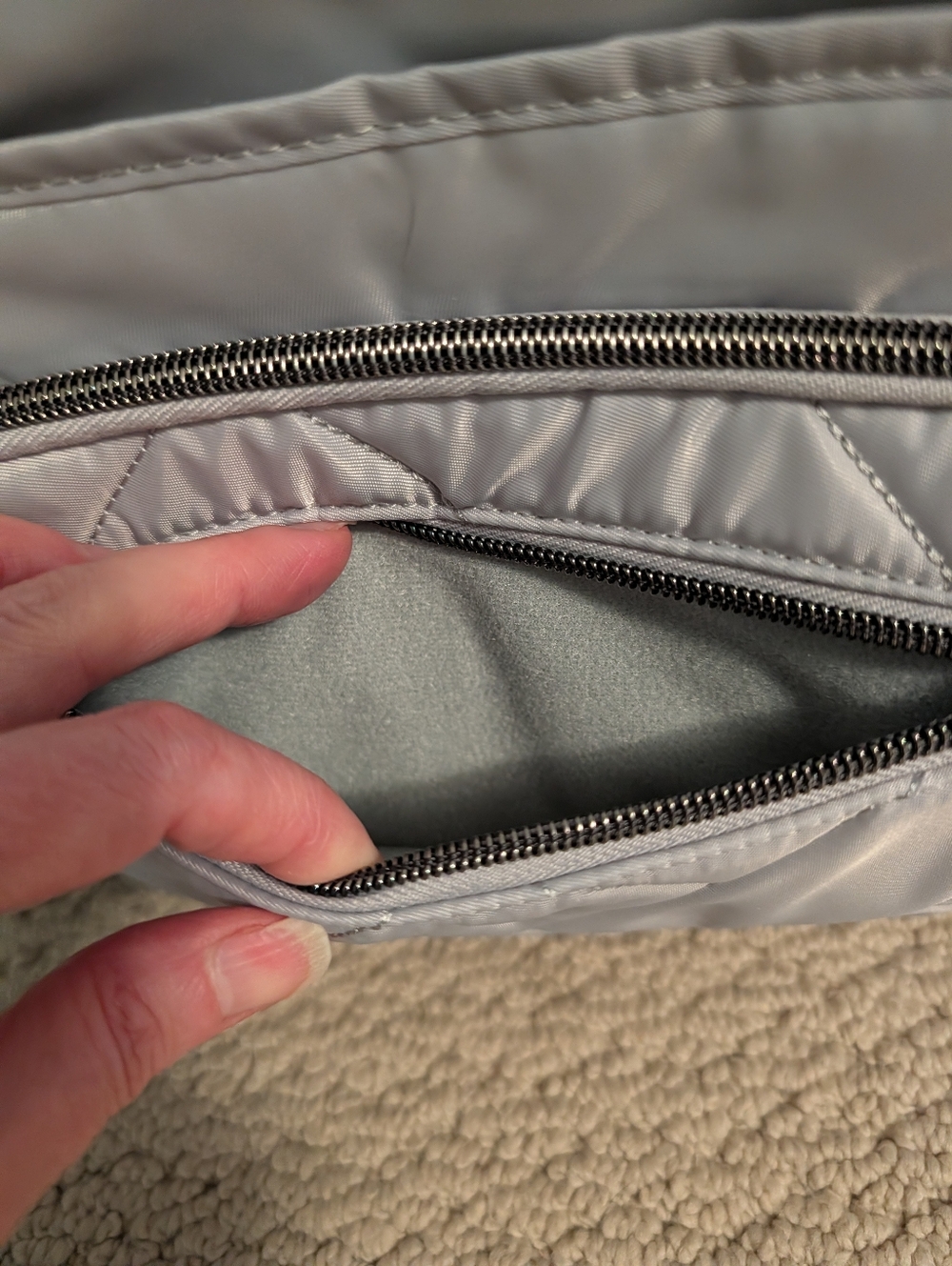 NWT Lug Shimmy LE Cloud Grey Crossbody Bag - Picture 5 of 10